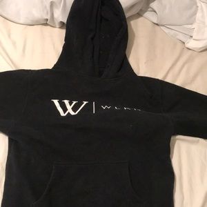 Wlkn women’s size small hoodie fits me (medium)